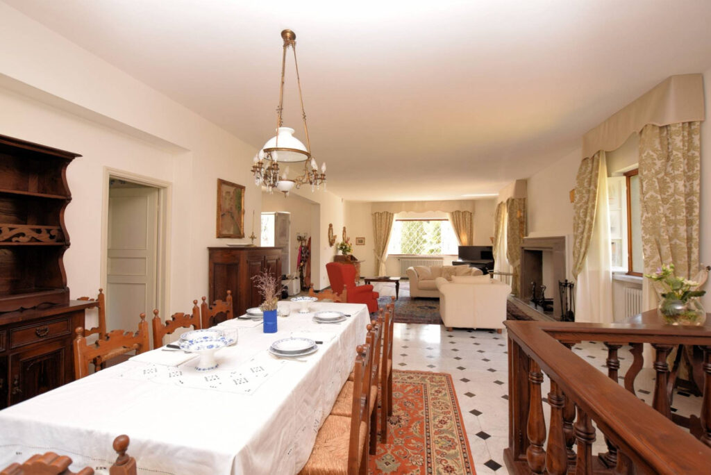 1153-Villa in collina con parco-Camaiore-7 Agenzia Immobiliare ASIP