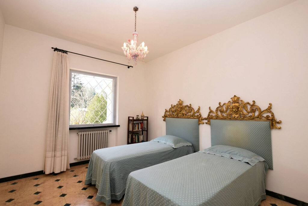 1153-Villa in collina con parco-Camaiore-13 Agenzia Immobiliare ASIP