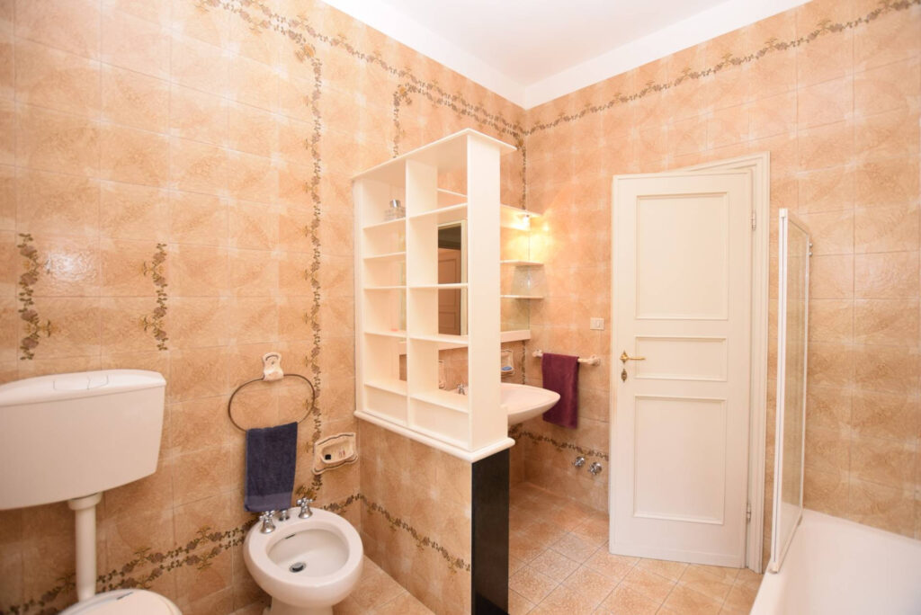 1153-Villa in collina con parco-Camaiore-16 Agenzia Immobiliare ASIP