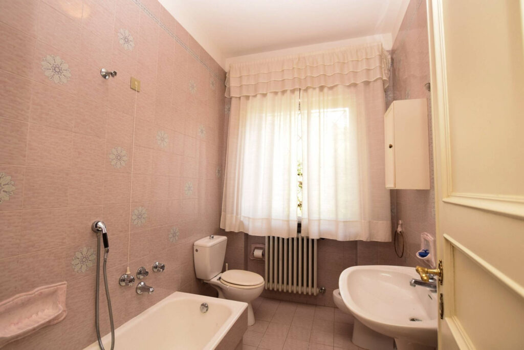 1153-Villa in collina con parco-Camaiore-17 Agenzia Immobiliare ASIP