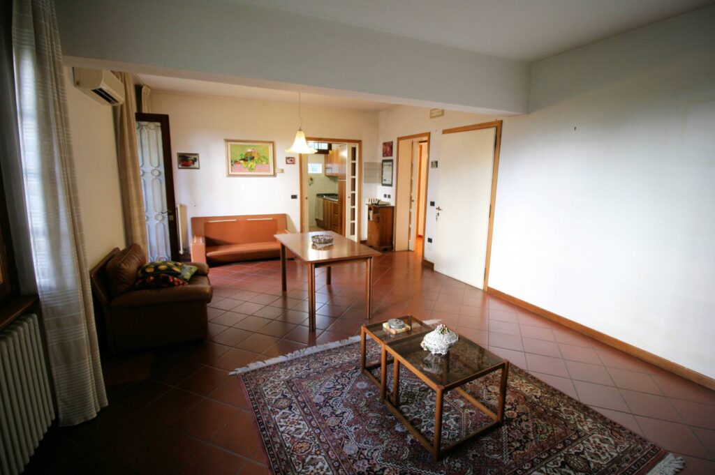 1203-Villa unifamiliare di grande metratura con giardino-Montecatini-Terme-9 Agenzia Immobiliare ASIP