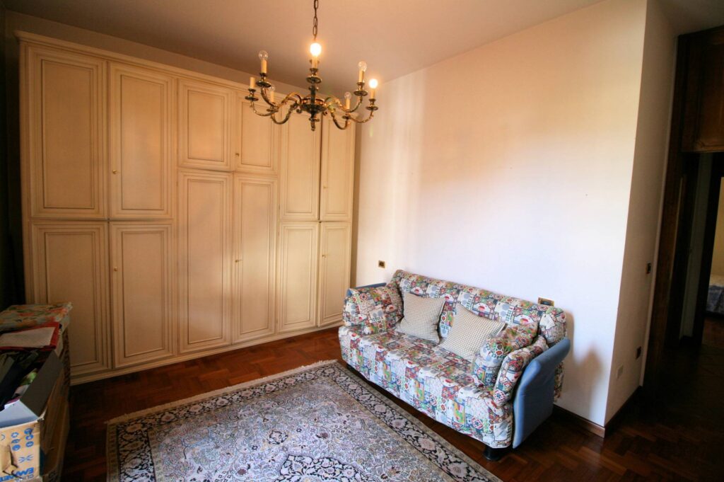 1203-Villa unifamiliare di grande metratura con giardino-Montecatini-Terme-13 Agenzia Immobiliare ASIP