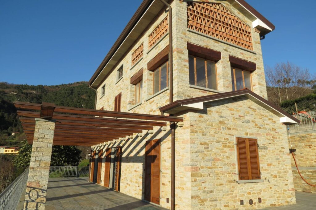 1233-Villa unifamiliare con ampio giardino e vista mare-Pietrasanta-3 Agenzia Immobiliare ASIP