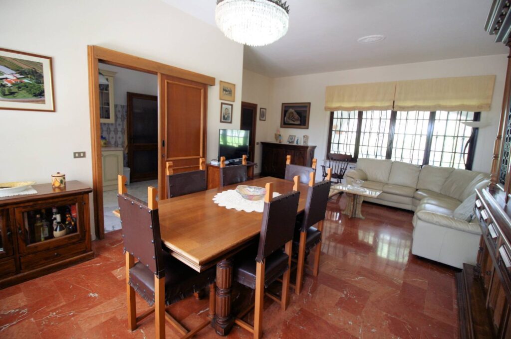 1248-Villa prestigiosa con parco e piscina-Pietrasanta-15 Agenzia Immobiliare ASIP