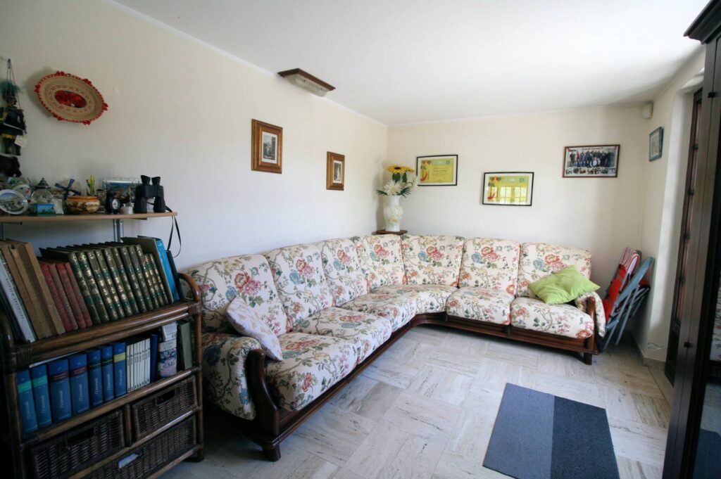 1248-Villa prestigiosa con parco e piscina-Pietrasanta-16 Agenzia Immobiliare ASIP