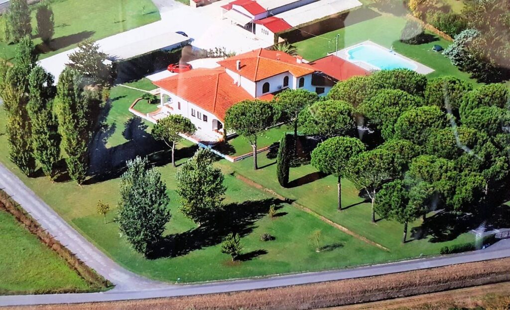 1248-Villa prestigiosa con parco e piscina-Pietrasanta-5 Agenzia Immobiliare ASIP