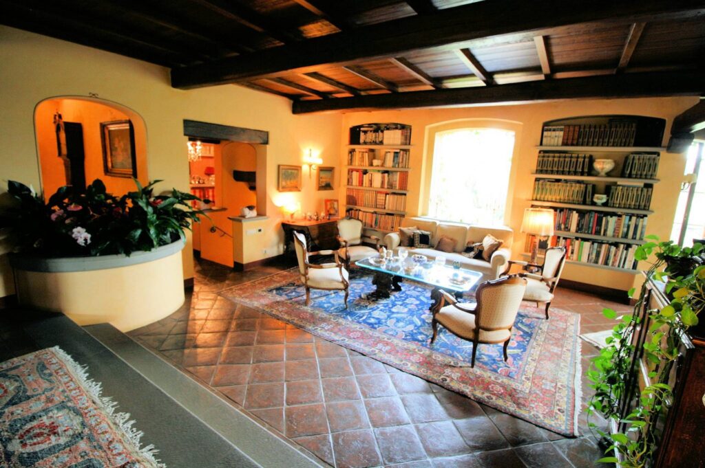1268-Prestigiosa tenuta con ampio parco piscina e vigneto-Poggio a Caiano-15 Agenzia Immobiliare ASIP