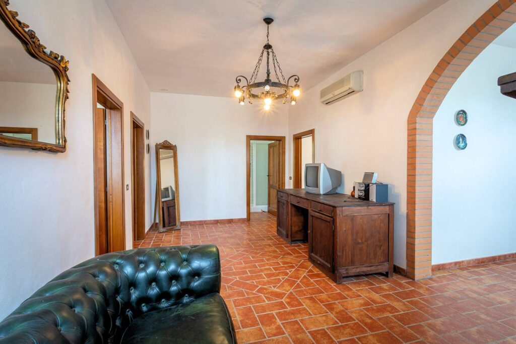 1280-Casale ristrutturato con vista panoramica parco e piscina-Volterra-12 Agenzia Immobiliare ASIP