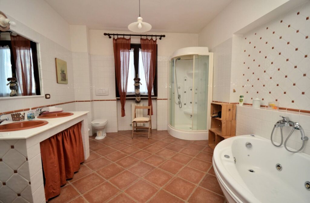 1300-Azienda agricola con agriturismo-Civitella Paganico-20 Agenzia Immobiliare ASIP