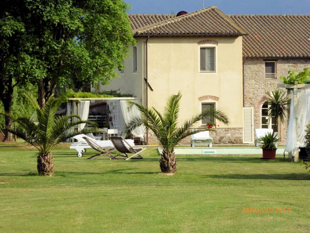1309-Casale ristrutturato con parco e piscina-Lucca-5 Agenzia Immobiliare ASIP