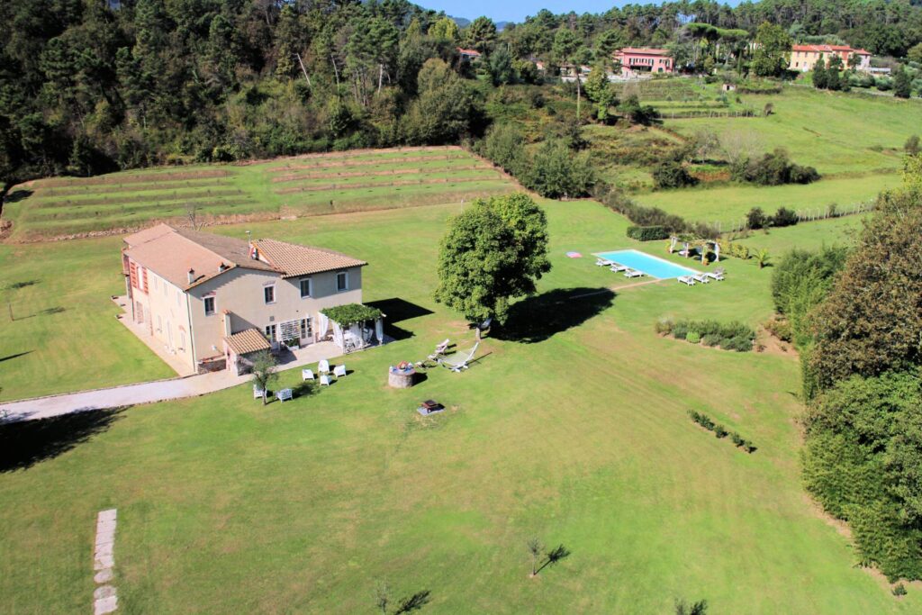 1309-Casale ristrutturato con parco e piscina-Lucca-4 Agenzia Immobiliare ASIP