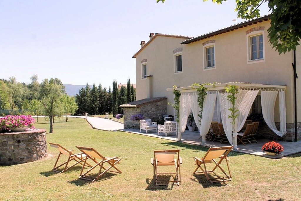 1309-Casale ristrutturato con parco e piscina-Lucca-7 Agenzia Immobiliare ASIP