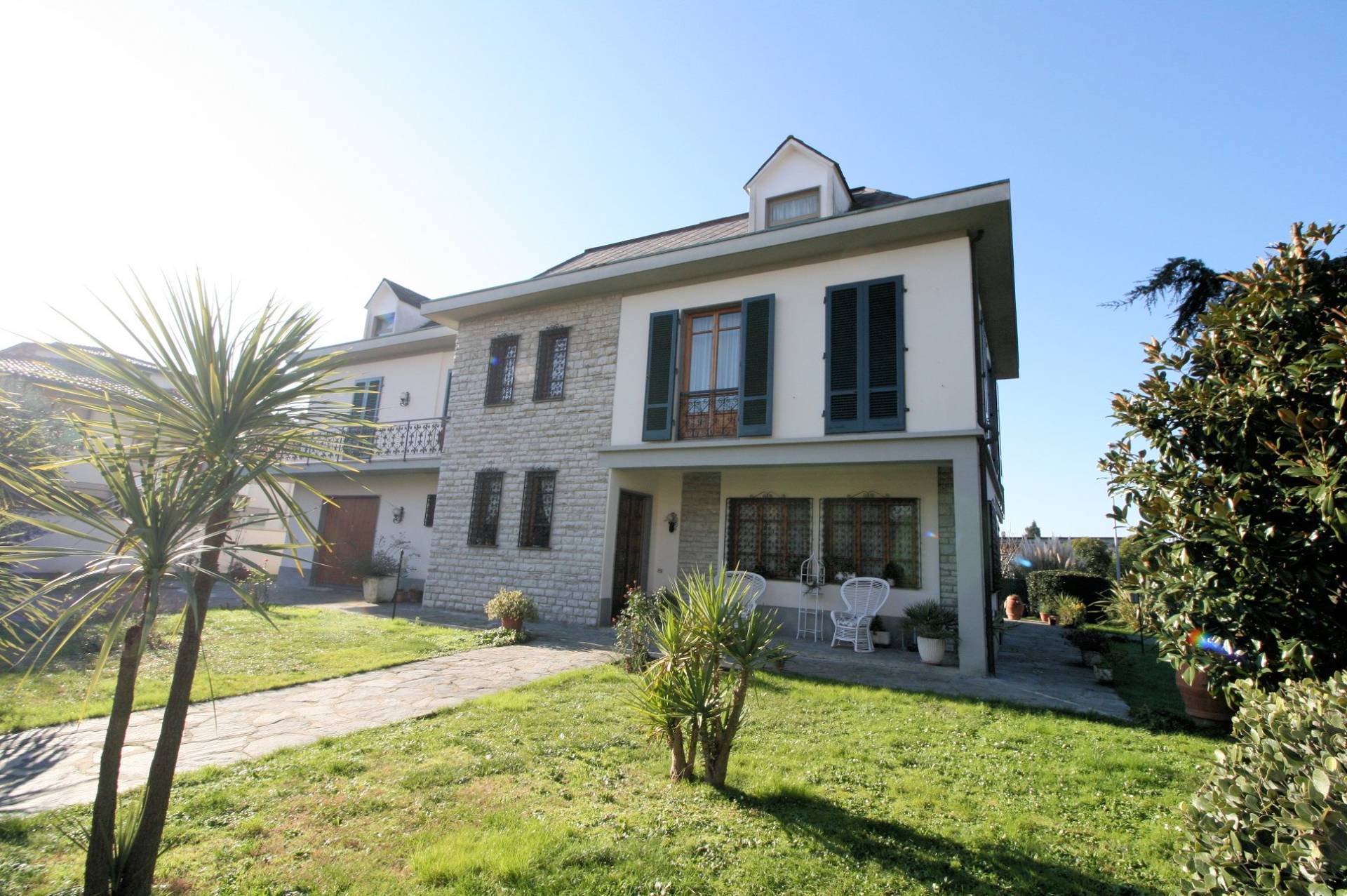 1310-Villa singola con ampio giardino-Santa Croce sull'Arno-1 Agenzia Immobiliare ASIP