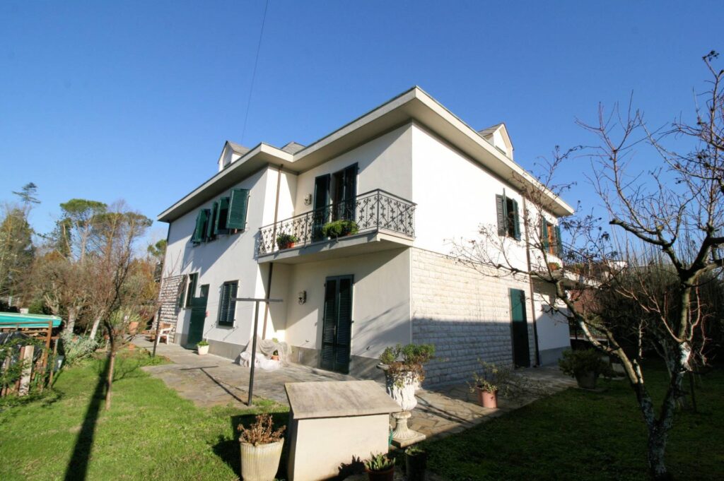 1310-Villa singola con ampio giardino-Santa Croce sull'Arno-4 Agenzia Immobiliare ASIP
