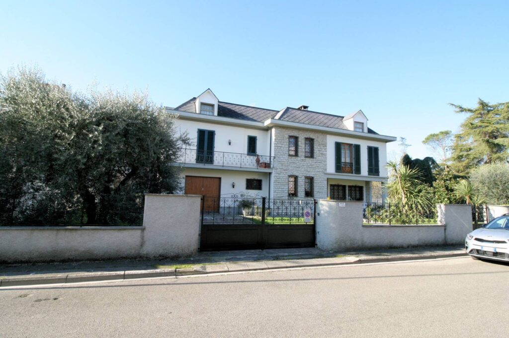 1310-Villa singola con ampio giardino-Santa Croce sull'Arno-2 Agenzia Immobiliare ASIP