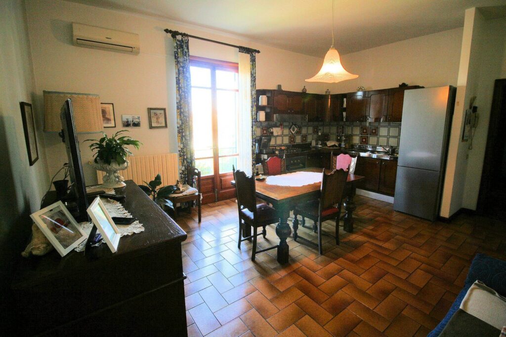 1310-Villa singola con ampio giardino-Santa Croce sull'Arno-10 Agenzia Immobiliare ASIP