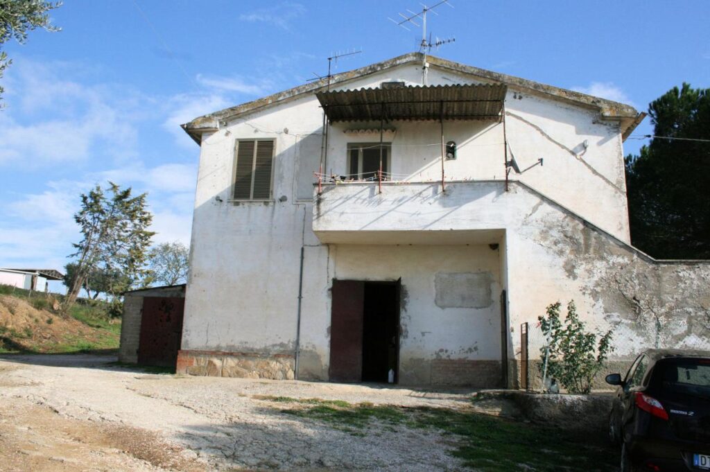 1318-Azienda agricola in posizione collinare e panoramica-Magliano in Toscana-2 Agenzia Immobiliare ASIP