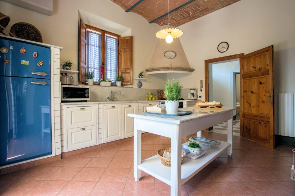1334-Bellissima villa in stile Toscano con parco e piscina con suggestiva vista panoramica-Peccioli-12 Agenzia Immobiliare ASIP