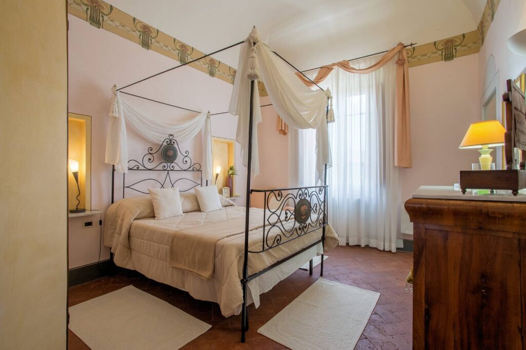 1334-Bellissima villa in stile Toscano con parco e piscina con suggestiva vista panoramica-Peccioli-14 Agenzia Immobiliare ASIP