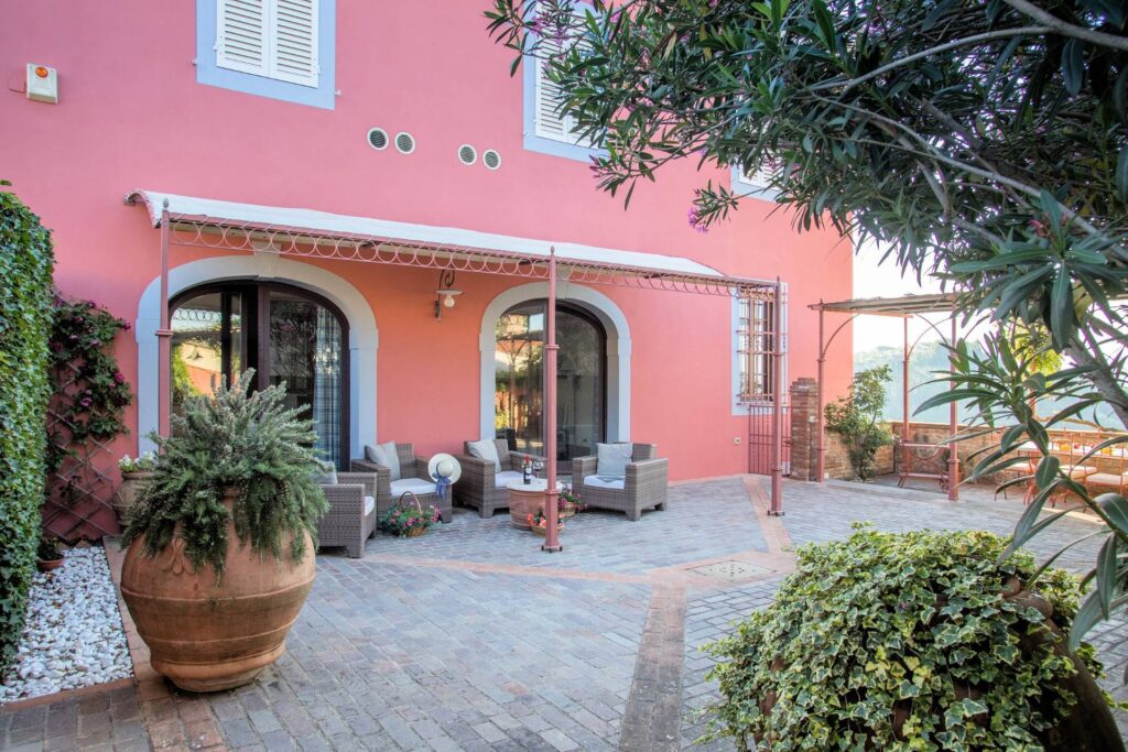 1334-Bellissima villa in stile Toscano con parco e piscina con suggestiva vista panoramica-Peccioli-5 Agenzia Immobiliare ASIP