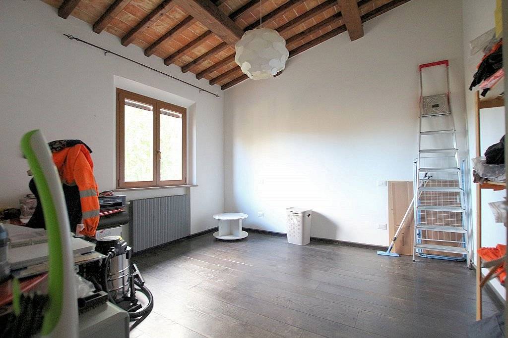 1278-Porzione terratetto di casale con ampio giardino esclusivo-Volterra-13 Agenzia Immobiliare ASIP