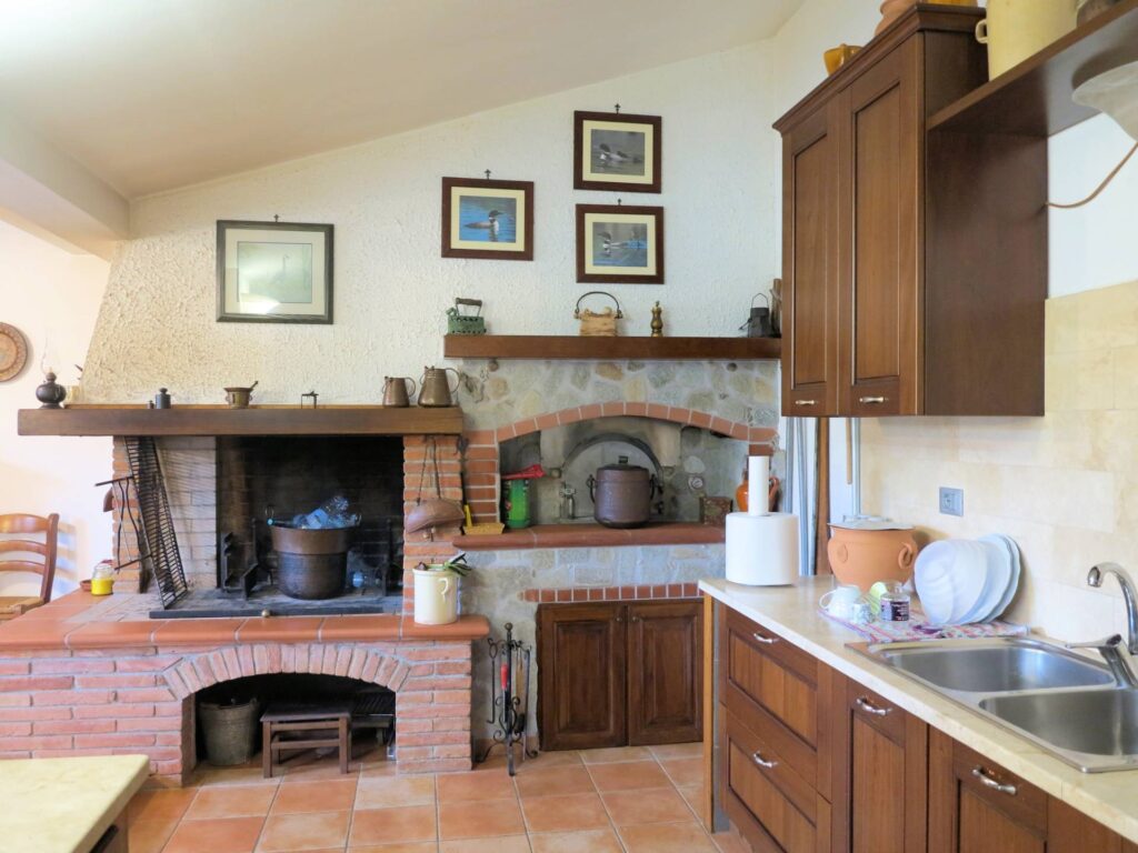 901-Casale di ampia superficie in posizione dominante-Massa Marittima-13 Agenzia Immobiliare ASIP