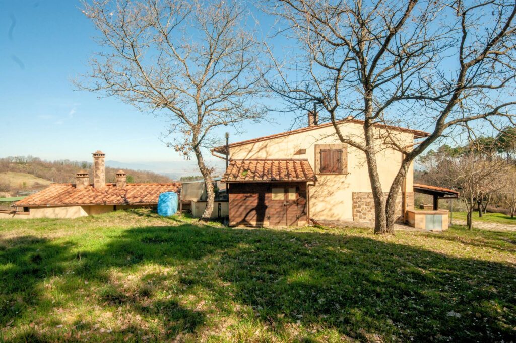 930-Bel casale ristrutturato in posizione panoramica con ampio terreno-Chianni-3 Agenzia Immobiliare ASIP