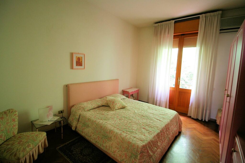 1346-Villa unifamiliare di ampia superficie con giardino-Montemurlo-16 Agenzia Immobiliare ASIP