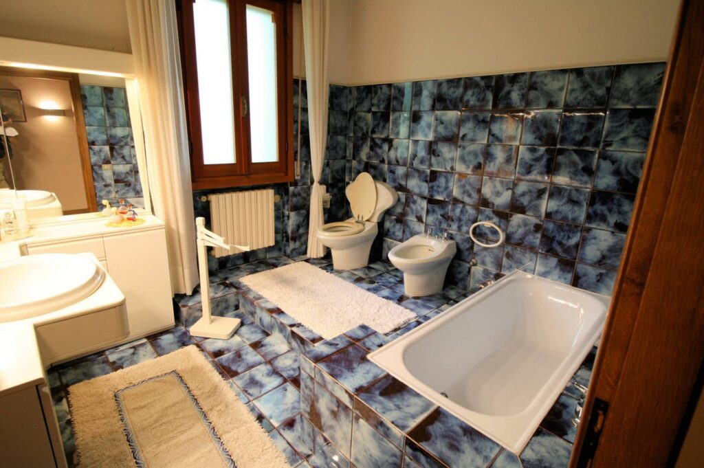 1346-Villa unifamiliare di ampia superficie con giardino-Montemurlo-19 Agenzia Immobiliare ASIP