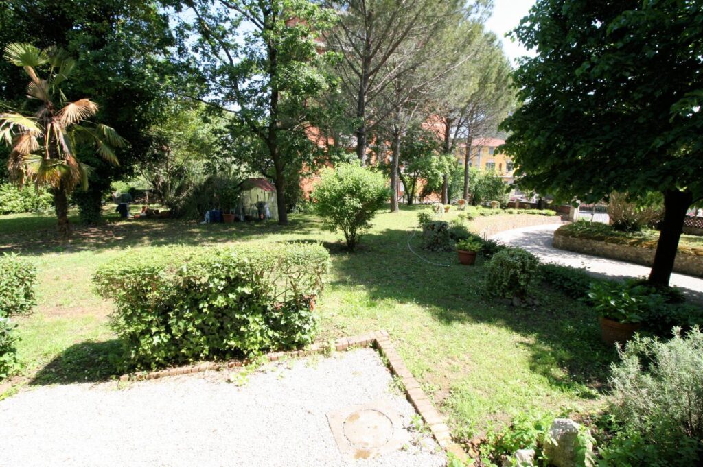 1362-Villa in stile liberty con ampio giardino-Altopascio-17 Agenzia Immobiliare ASIP