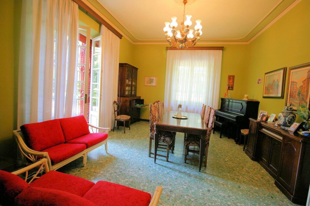 1362-Villa in stile liberty con ampio giardino-Altopascio-3 Agenzia Immobiliare ASIP