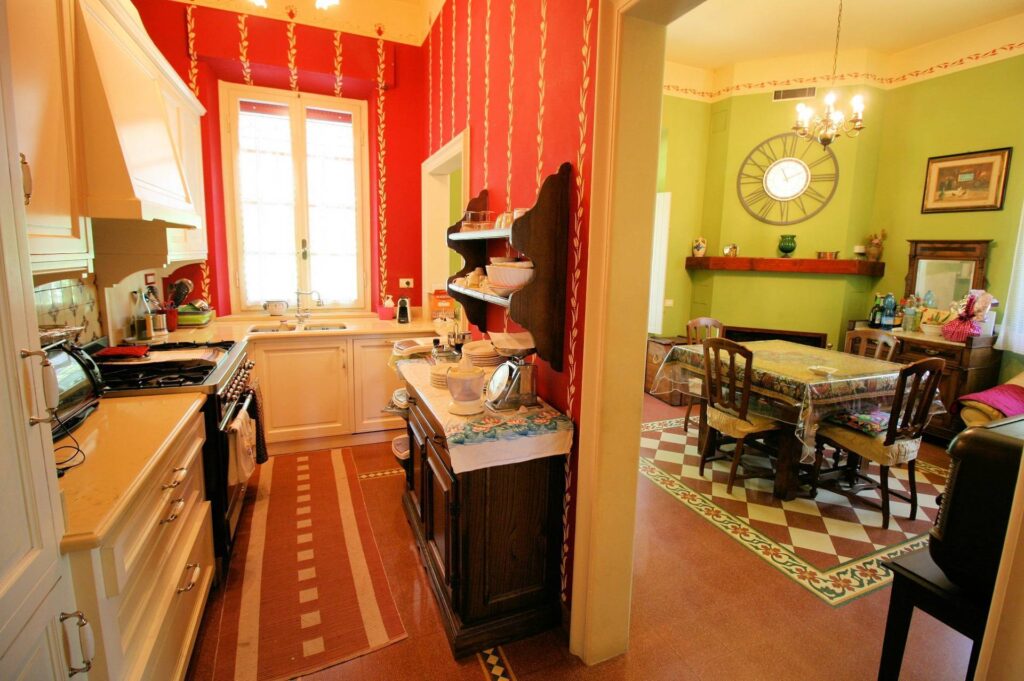 1362-Villa in stile liberty con ampio giardino-Altopascio-8 Agenzia Immobiliare ASIP