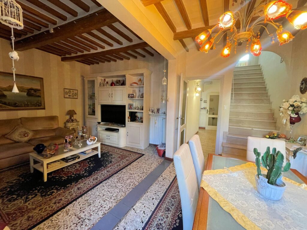 1276-Terratetto di ampia superficie con giardino-Capannoli-3 Agenzia Immobiliare ASIP