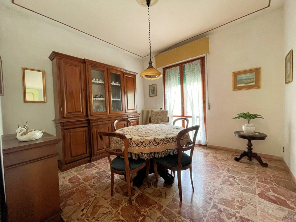 1326-Appartamento al piano primo con giardino-Volterra-3 Agenzia Immobiliare ASIP