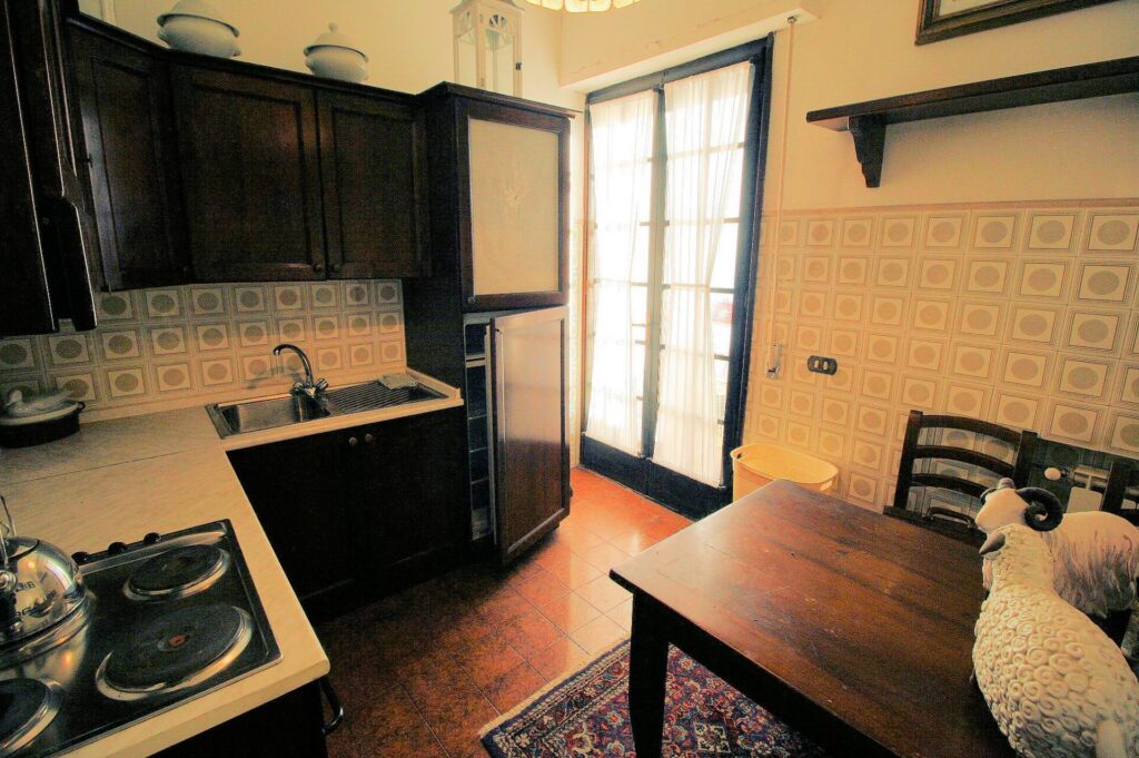 1395-Villa di ampia superficie in zona residenziale-Montecatini-Terme-12 Agenzia Immobiliare ASIP