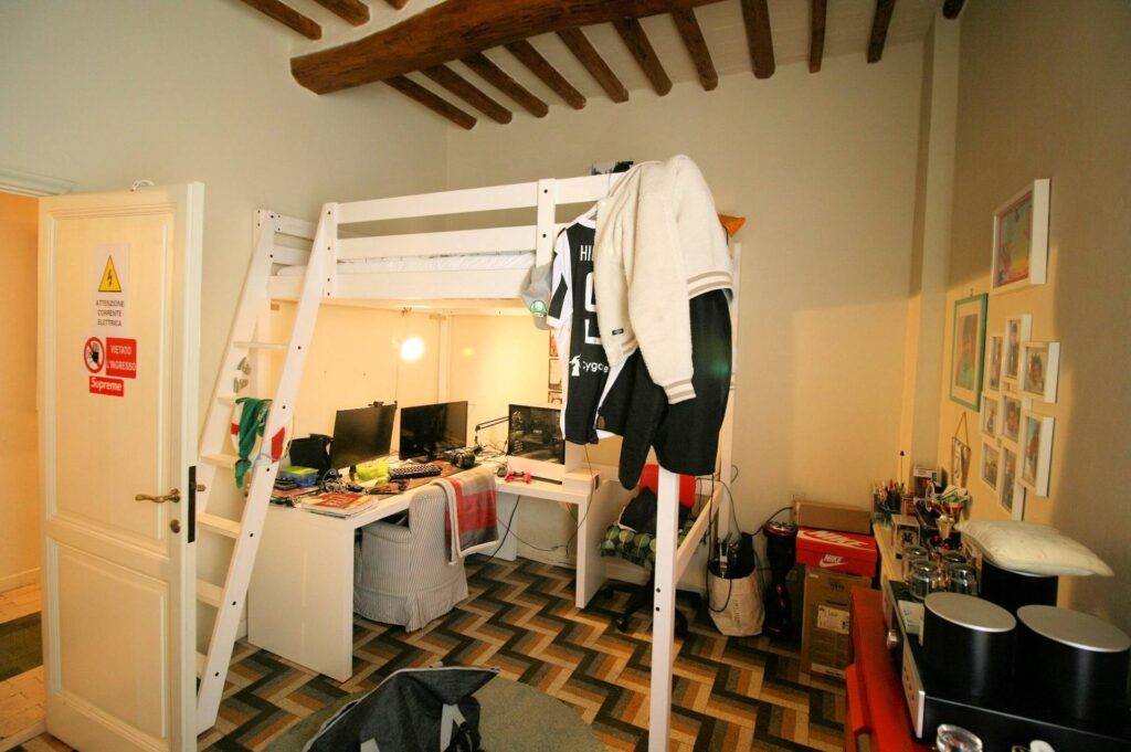 1270-Appartamento di ampie dimensioni al secondo piano con ascensore-Pistoia-11 Agenzia Immobiliare ASIP