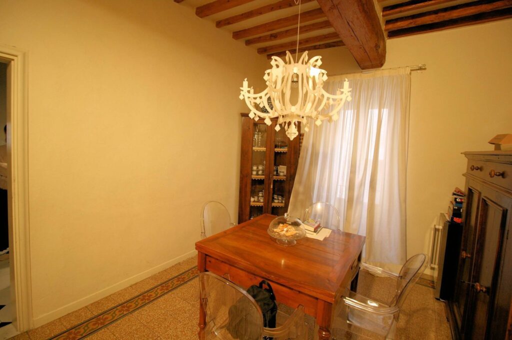 1270-Appartamento di ampie dimensioni al secondo piano con ascensore-Pistoia-9 Agenzia Immobiliare ASIP