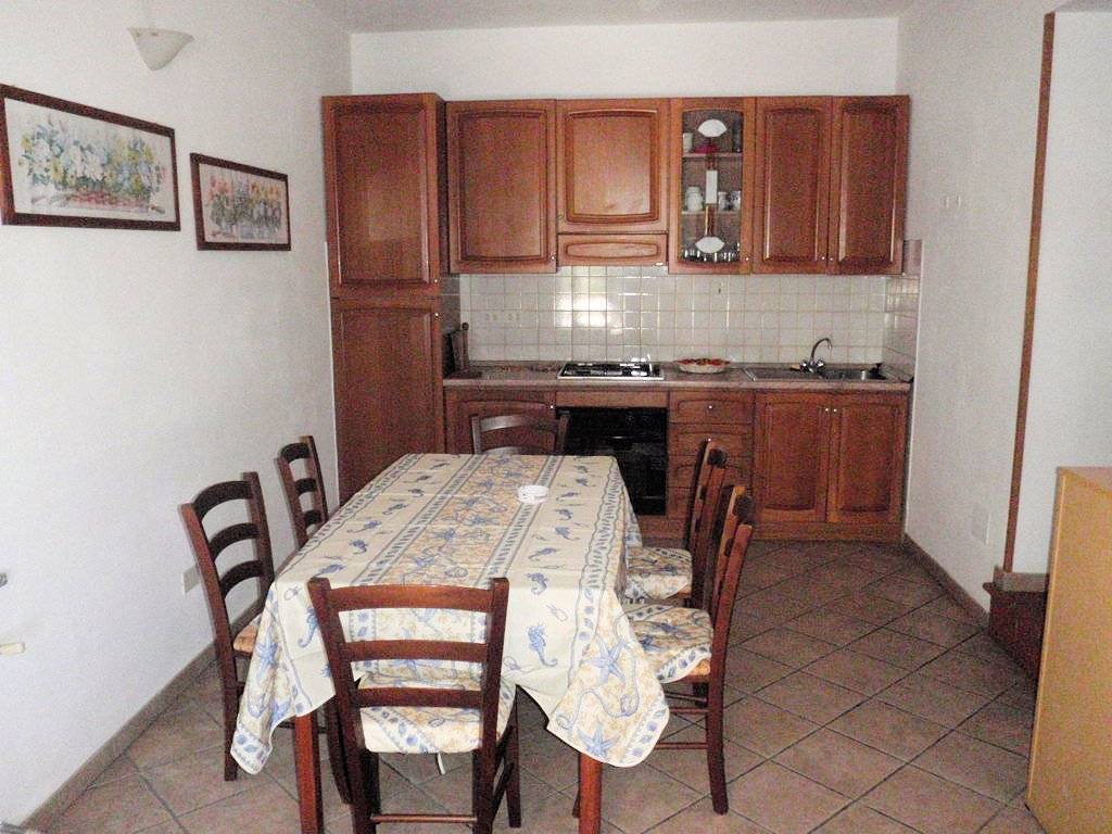 1404-Bel complesso immobiliare suddiviso in cinque appartamenti a 50 metri dal mare-Marciana-9 Agenzia Immobiliare ASIP