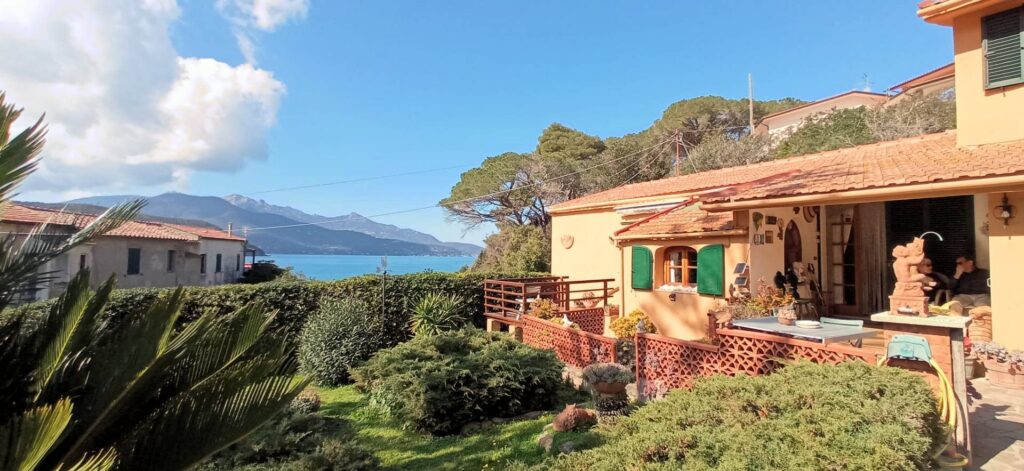 1406-Villa singola con giardino a pochi metri dal mare-Portoferraio-1 Agenzia Immobiliare ASIP