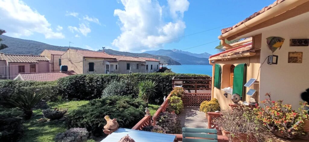 1406-Villa singola con giardino a pochi metri dal mare-Portoferraio-10 Agenzia Immobiliare ASIP