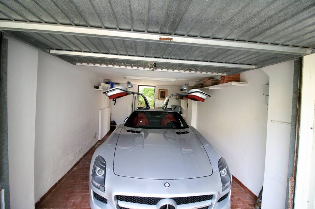 1429-Appartamento ristrutturato di ampia superficie fronte mare con garage-Viareggio-14 Agenzia Immobiliare ASIP