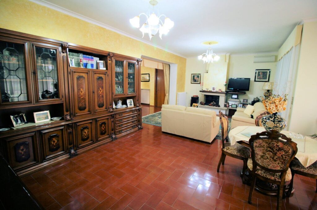 1433-Villa unifamiliare di ampia superficie con giardino-Civitella Paganico-13 Agenzia Immobiliare ASIP
