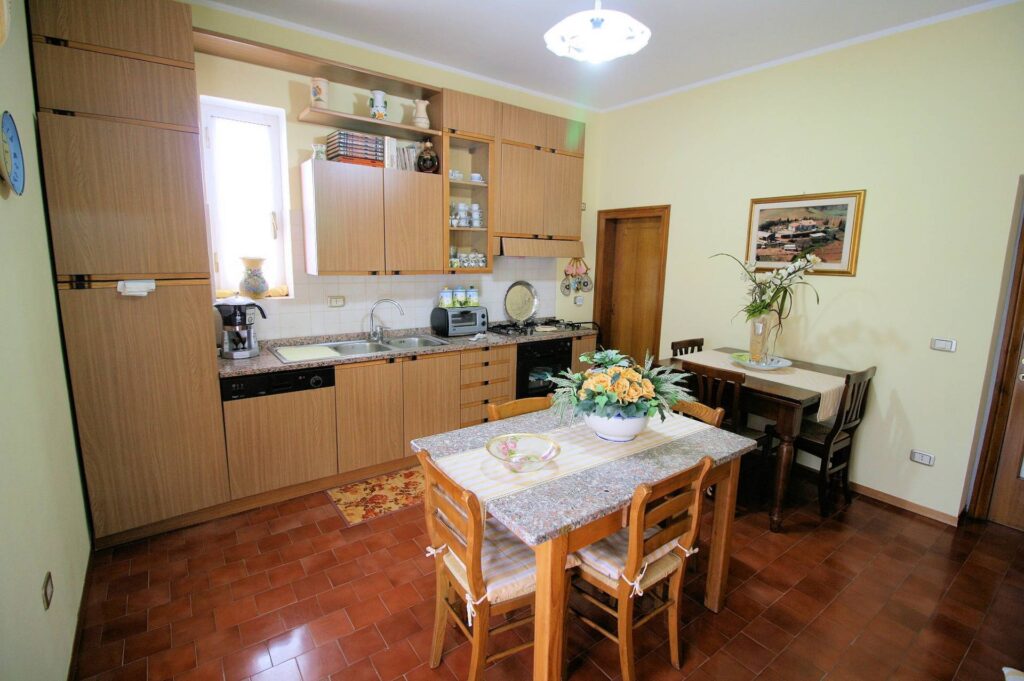 1433-Villa unifamiliare di ampia superficie con giardino-Civitella Paganico-16 Agenzia Immobiliare ASIP