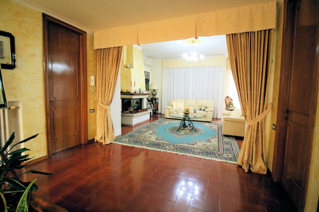 1433-Villa unifamiliare di ampia superficie con giardino-Civitella Paganico-12 Agenzia Immobiliare ASIP