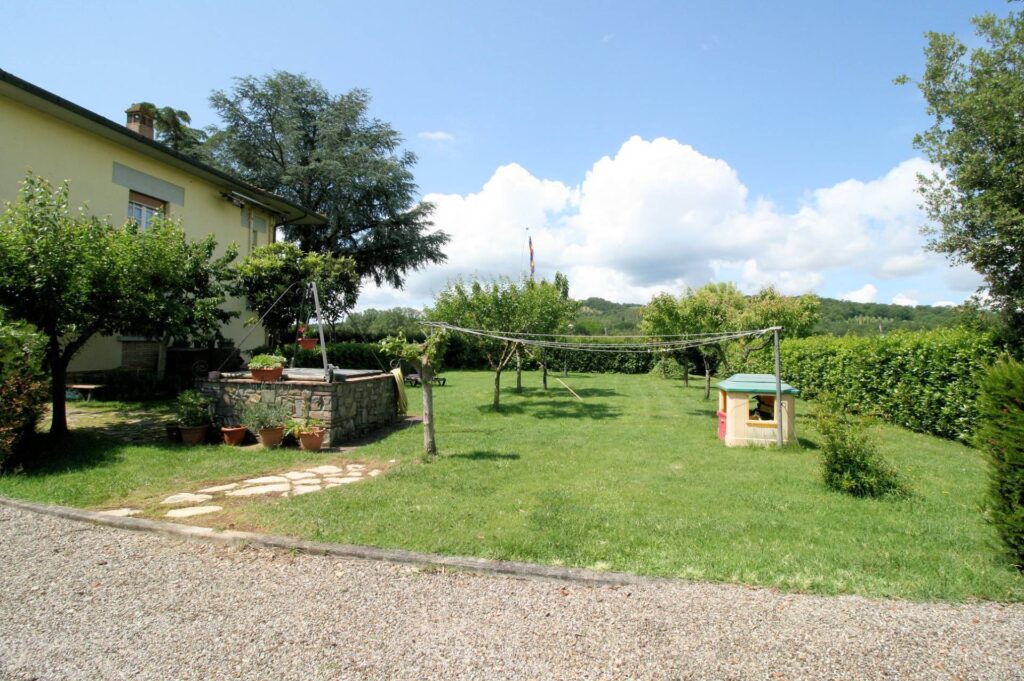 1433-Villa unifamiliare di ampia superficie con giardino-Civitella Paganico-5 Agenzia Immobiliare ASIP
