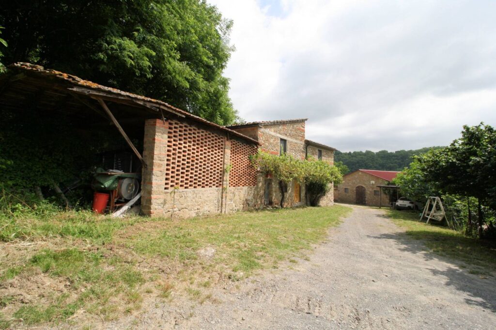 1436-Complesso immobiliare panoramico con ampio terreno-Barberino di Mugello-5 Agenzia Immobiliare ASIP