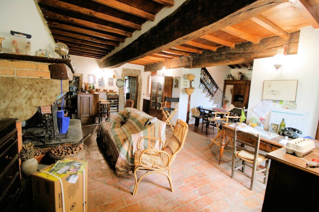 1436-Complesso immobiliare panoramico con ampio terreno-Barberino di Mugello-10 Agenzia Immobiliare ASIP