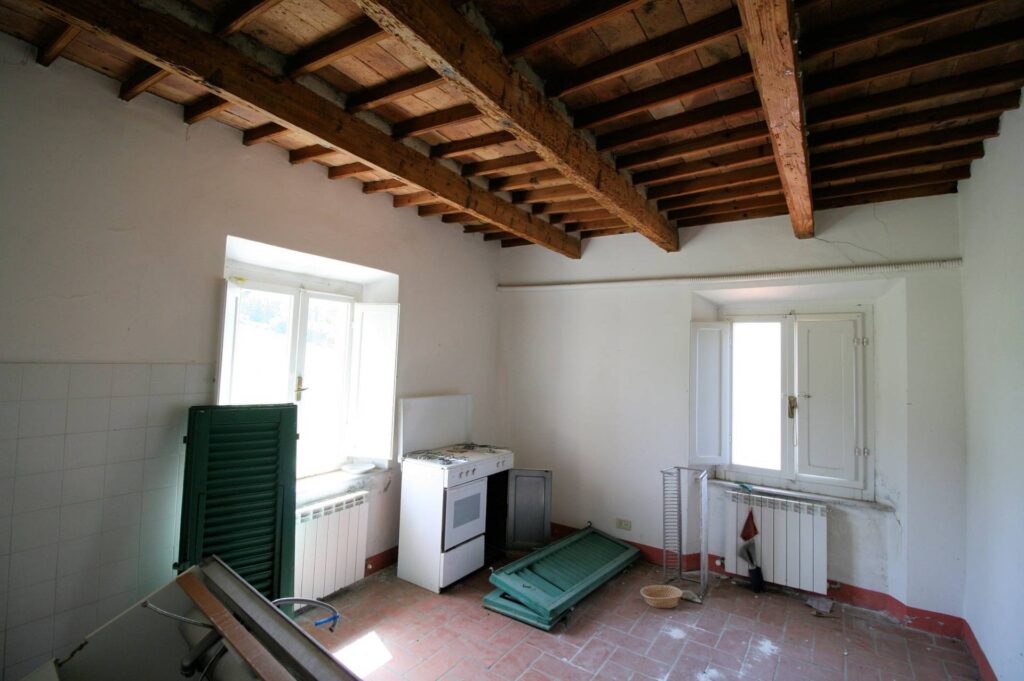 1446-Complesso immobiliare di ampia superficie da ristrutturare-Santa Luce-15 Agenzia Immobiliare ASIP