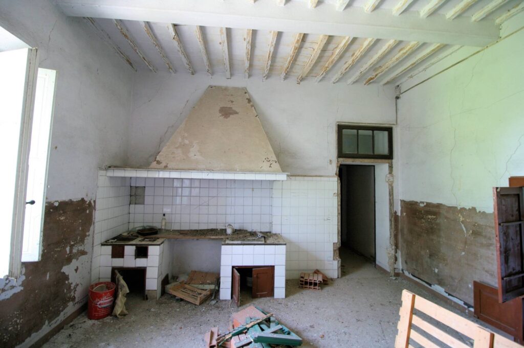 1446-Complesso immobiliare di ampia superficie da ristrutturare-Santa Luce-17 Agenzia Immobiliare ASIP