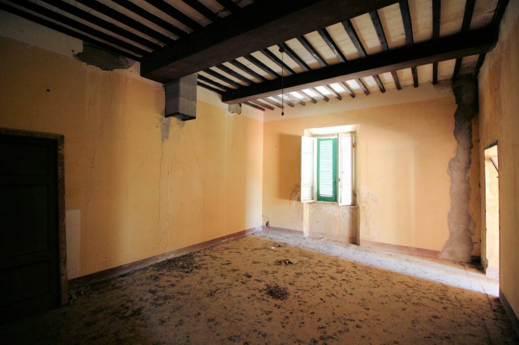 1446-Complesso immobiliare di ampia superficie da ristrutturare-Santa Luce-18 Agenzia Immobiliare ASIP